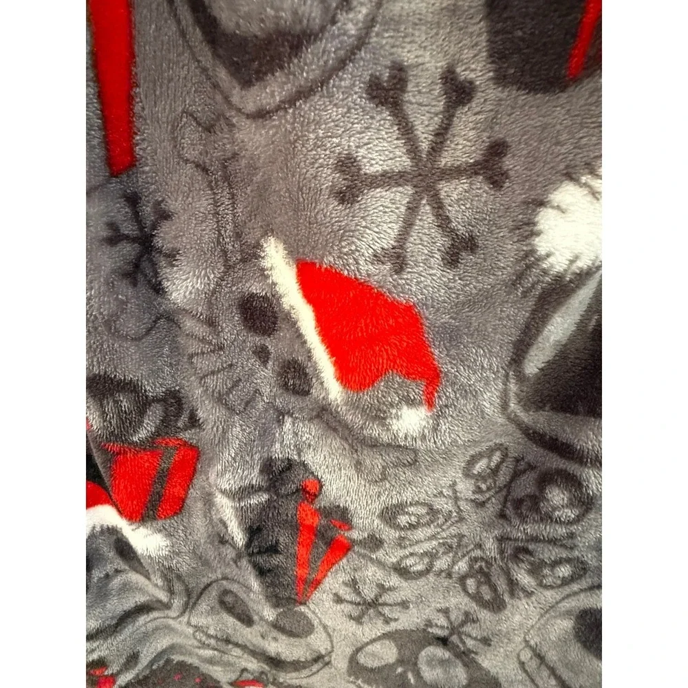 Disney Nightmare Before Christmas Holiday‎ Faux Fur Throw Blanket Grey Black Red